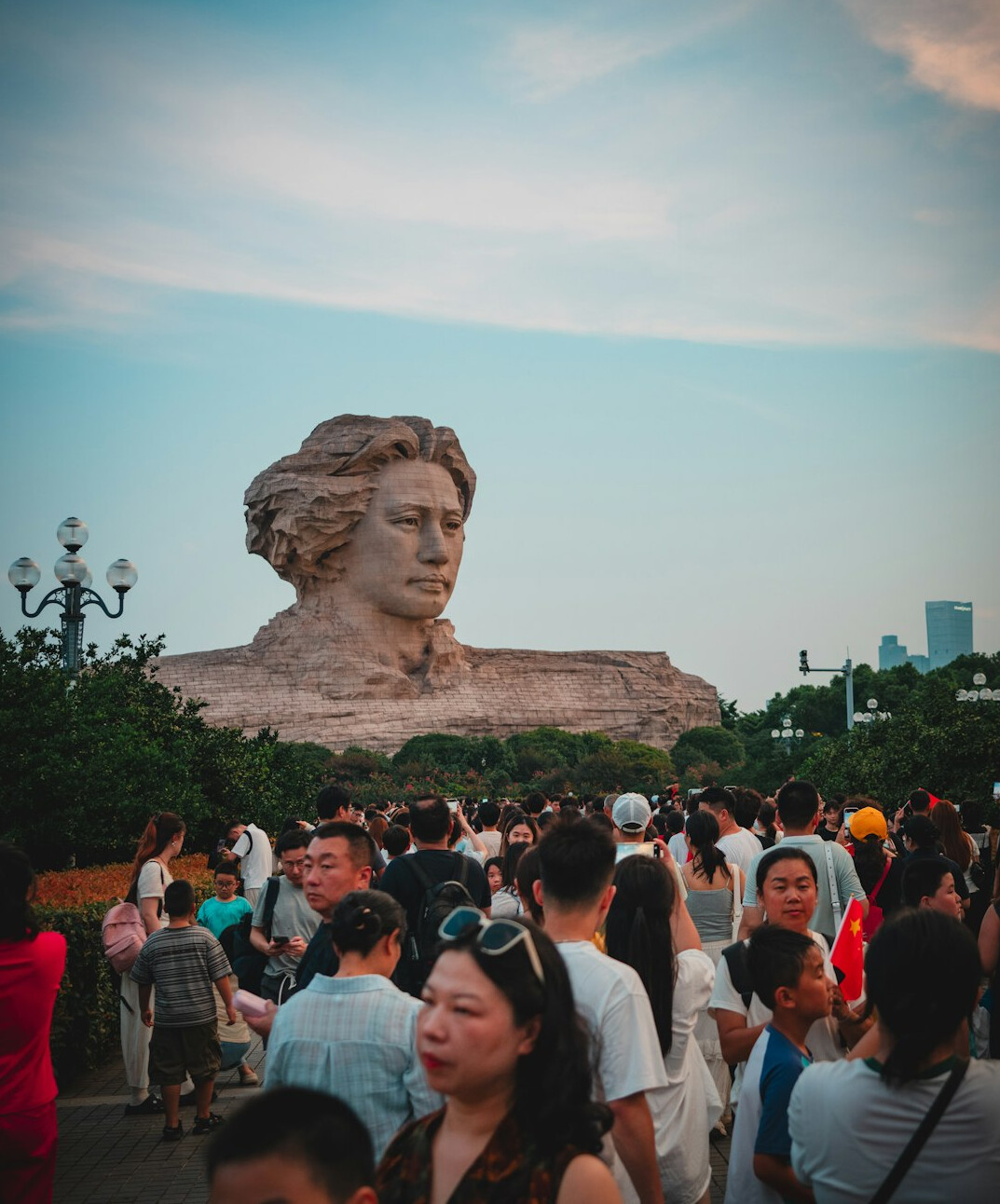 historical crowd gathering